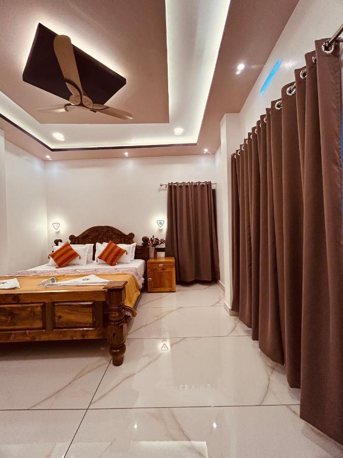Grand Periyar Apartment Thekkady Exterior photo