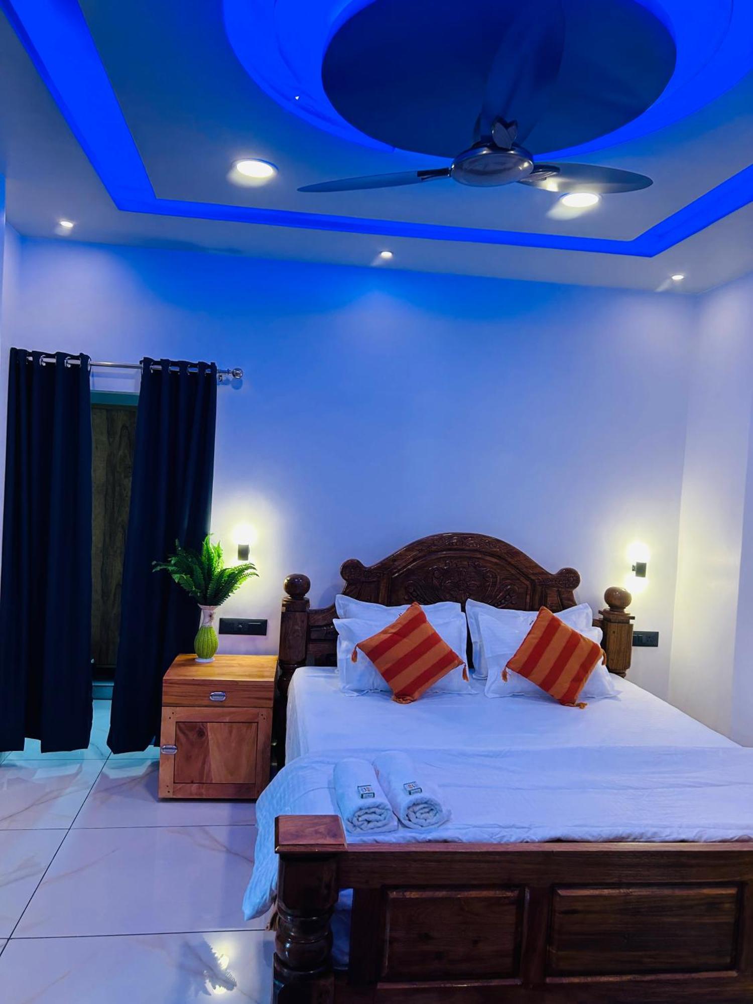 Grand Periyar Apartment Thekkady Exterior photo