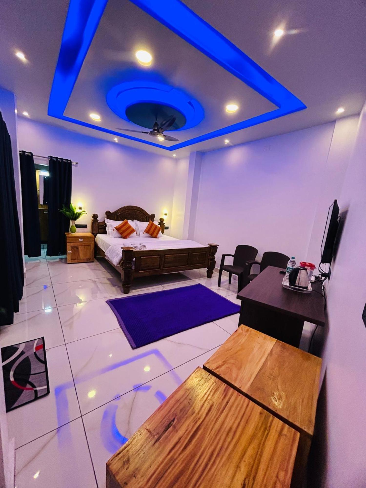 Grand Periyar Apartment Thekkady Exterior photo