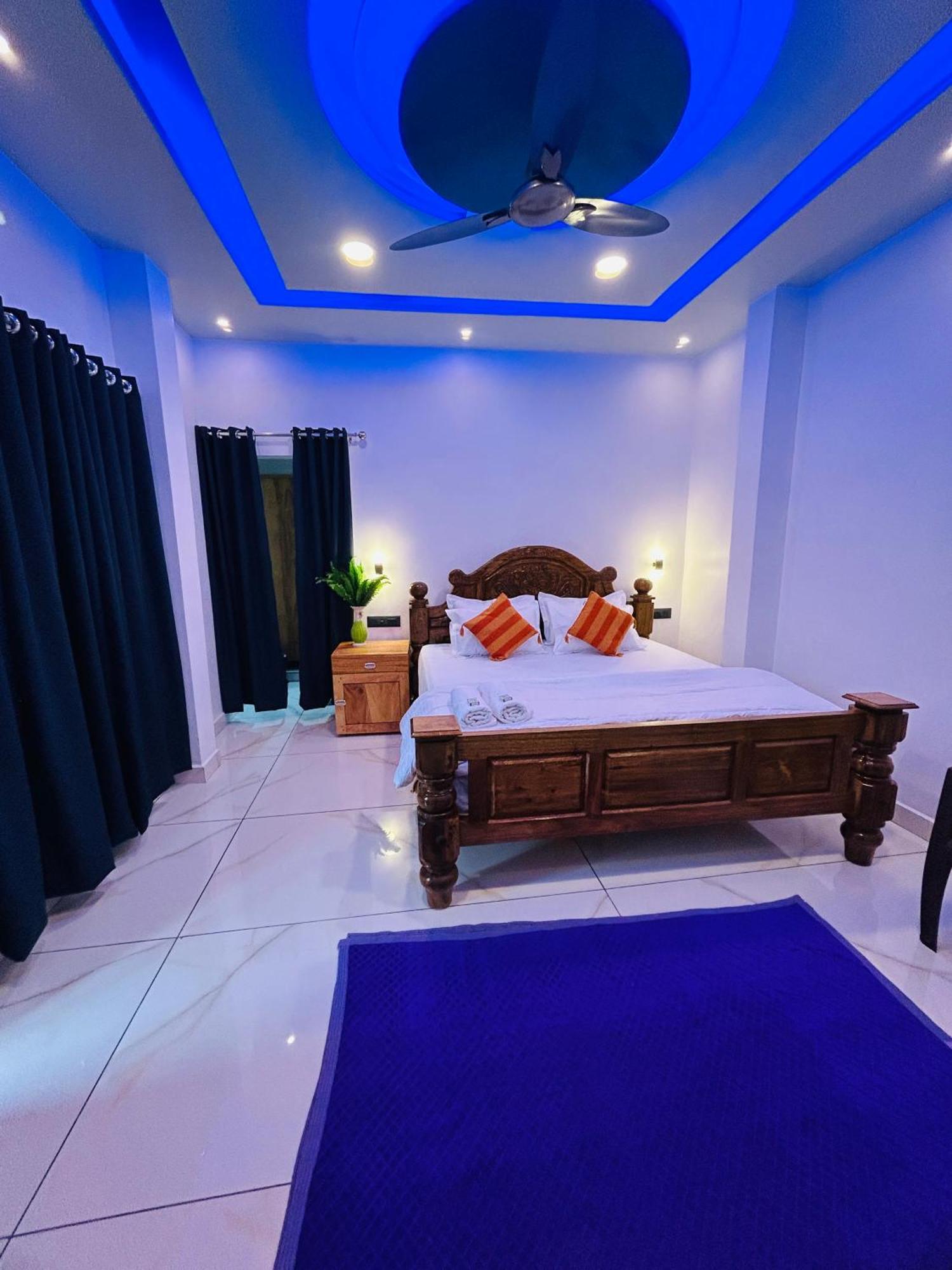 Grand Periyar Apartment Thekkady Exterior photo