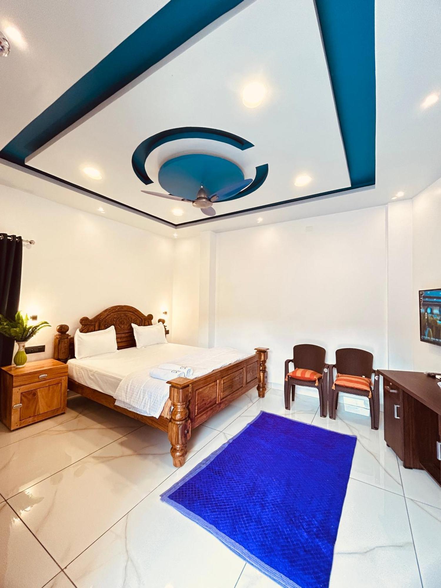 Grand Periyar Apartment Thekkady Exterior photo