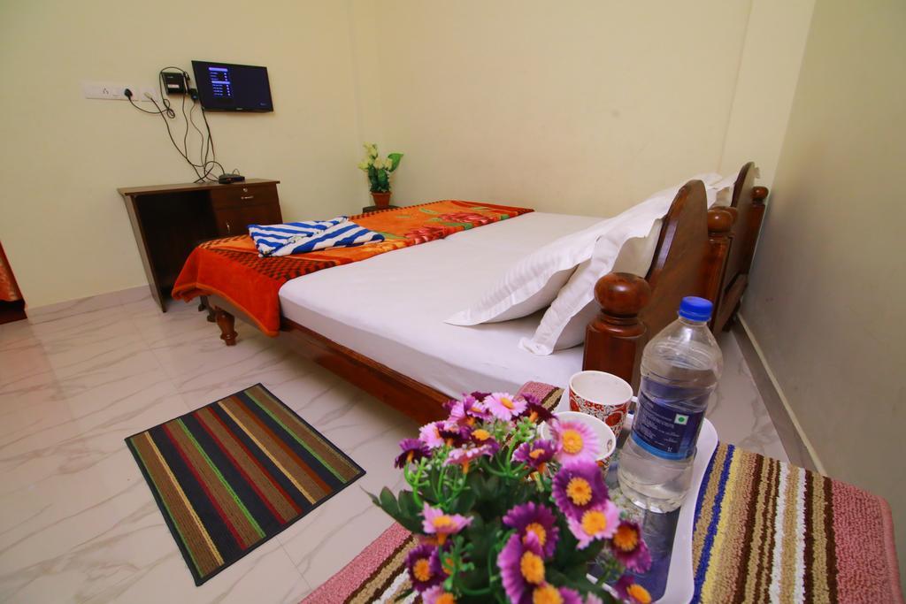 Grand Periyar Apartment Thekkady Exterior photo