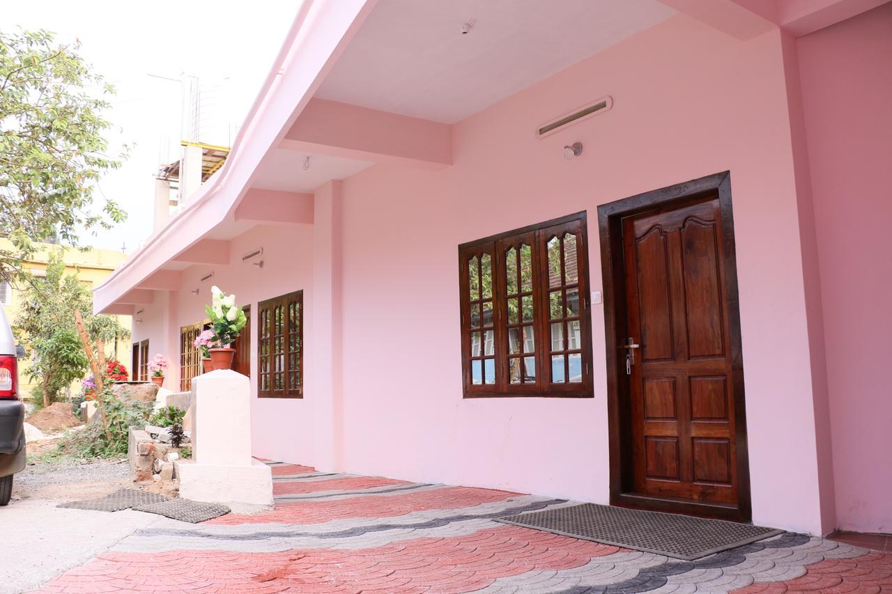 Grand Periyar Apartment Thekkady Exterior photo