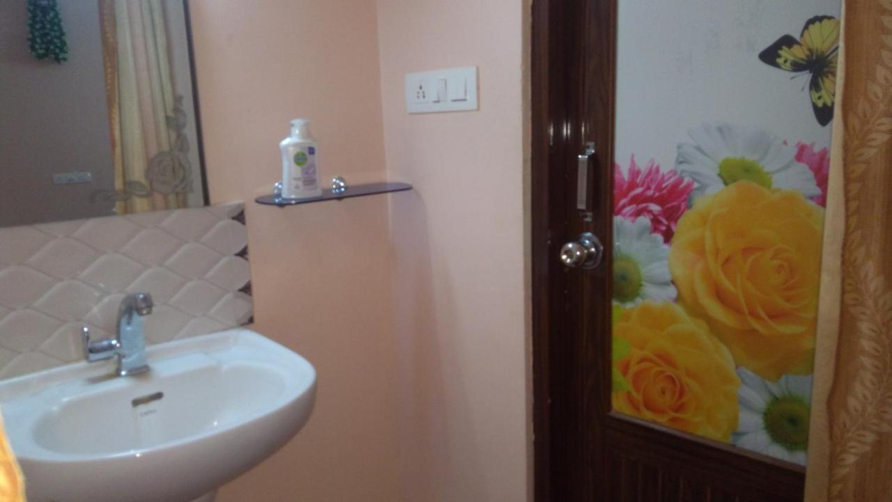 Grand Periyar Apartment Thekkady Exterior photo